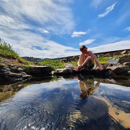 Hotel Laugarholl With Natural Hot Spring Holmavik Extérieur photo