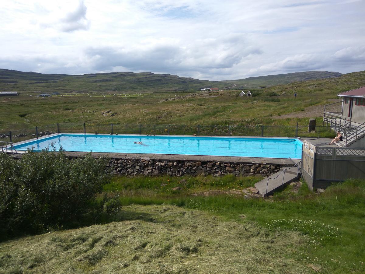 Hotel Laugarholl With Natural Hot Spring Holmavik Extérieur photo