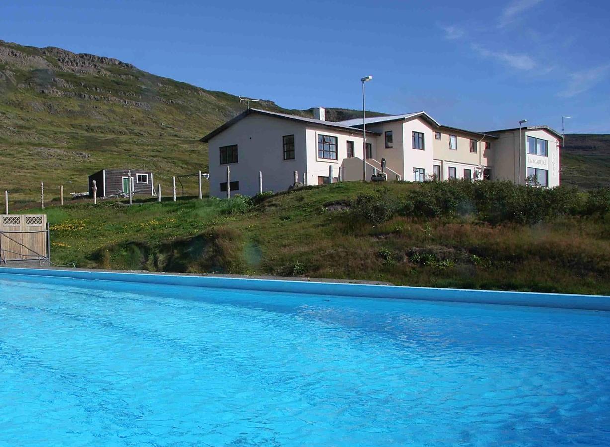 Hotel Laugarholl With Natural Hot Spring Holmavik Extérieur photo